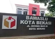 Kepala Sekretariat Bawaslu Berangkat Umroh Ketika Rekapitulasi Tingkat Kota Bekasi Belum Usai